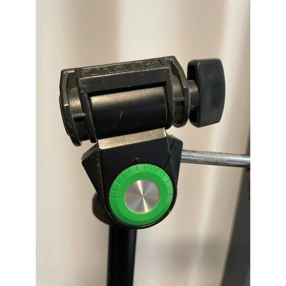 Slik Universal U-112 Tripod extends from 22